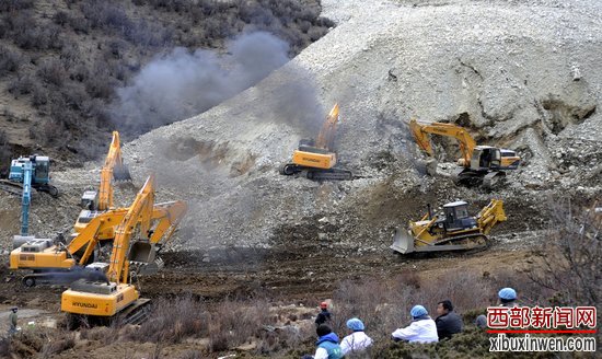 中国黄金集团甲玛矿区发生山体塌方 83人被埋