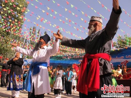 新疆最贵核桃一公斤拍出6万元“天价” 新疆最贵核桃一公斤拍出6万元“天价”