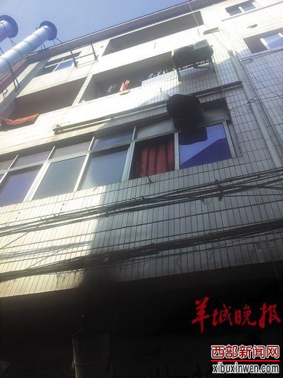 粤剧演员改行摆地摊 疑遭辅警查毒离奇坠亡
