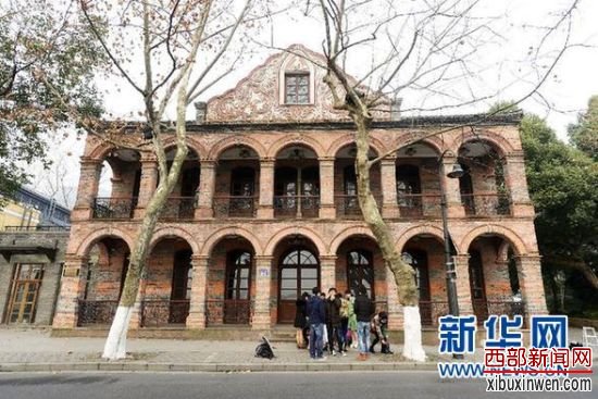 这是1月18日拍摄的杭州西湖北山街已经关停的抱青会馆。 这是1月18日拍摄的杭州西湖北山街已经关停的抱青会馆。