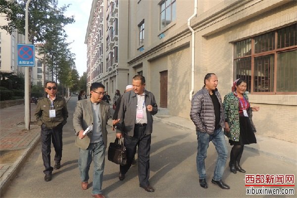 新疆内高班优秀学生家长团莅临郑州七中考察
