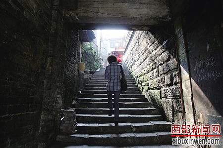 弹子石老街七星里门洞